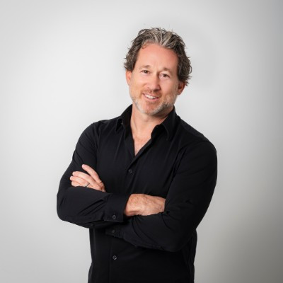 Lawrence Goldstone